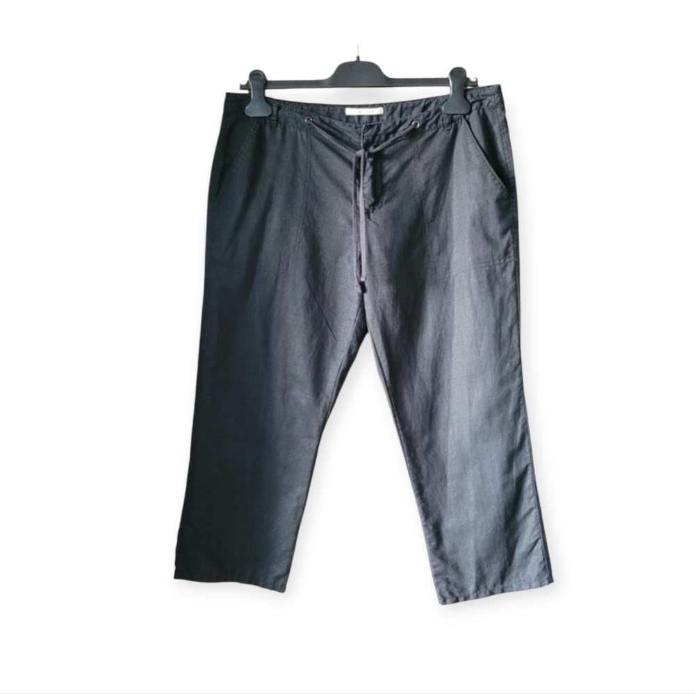 Baggy Linen Blend Capri Shorts in black size medium